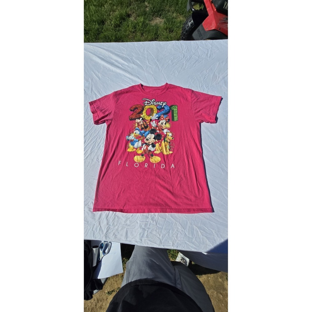 Disney Florida Girls 2021 T-shirt Size M (8/10) Pink Graphic Tee Short Sleeve